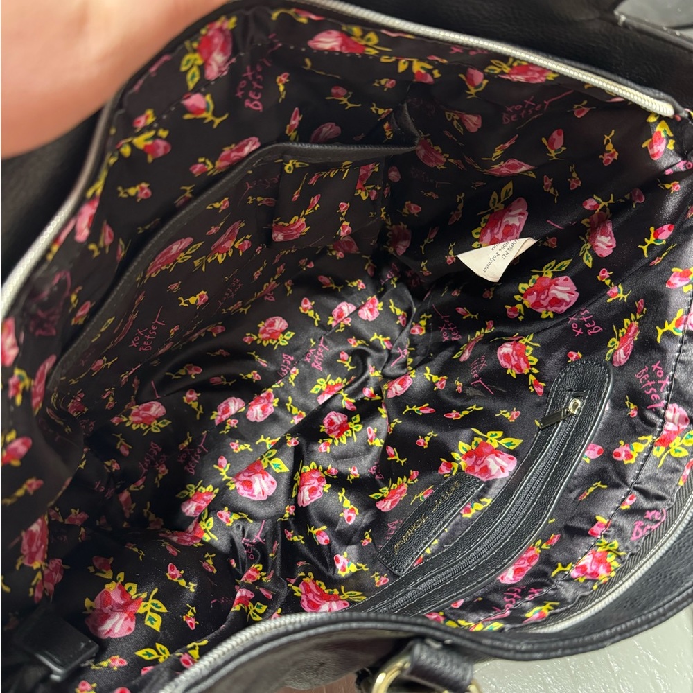 Betsey Johnson Over the Shoulder Bag Black - Picture 7 of 7